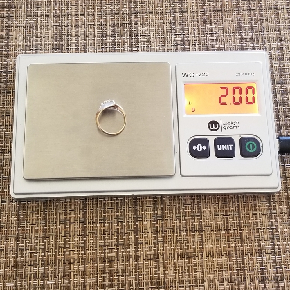 10K Gold Diamond Ring - Picture 9 of 9